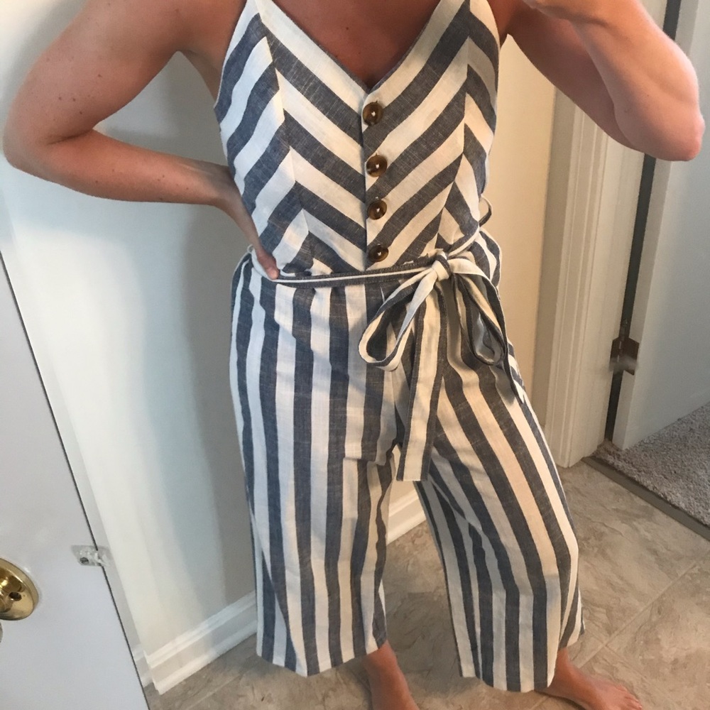 Kensie Jeans (small) white and navy jumper